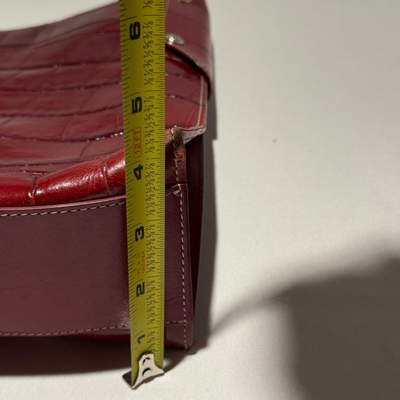 Brighton Endora red croc embossed leather shoulder bag - Picture 11 of 16